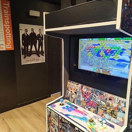The Cavern - ヒホン エクステリア 写真
